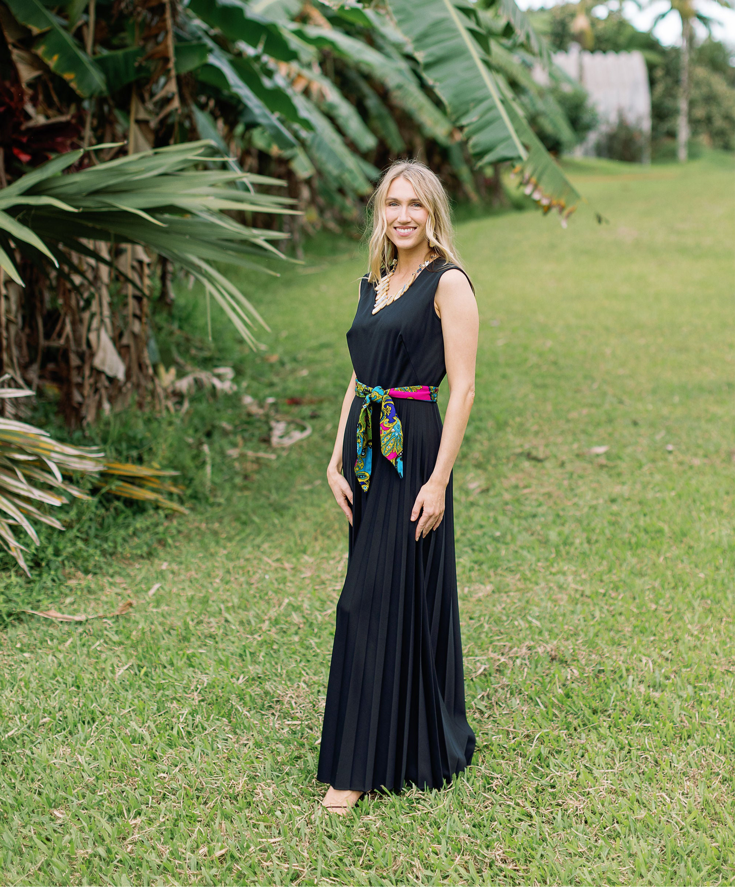 1970s Alfred Shaheen Black Pleated Jumpsuit – Deadstock Vintage Elegance