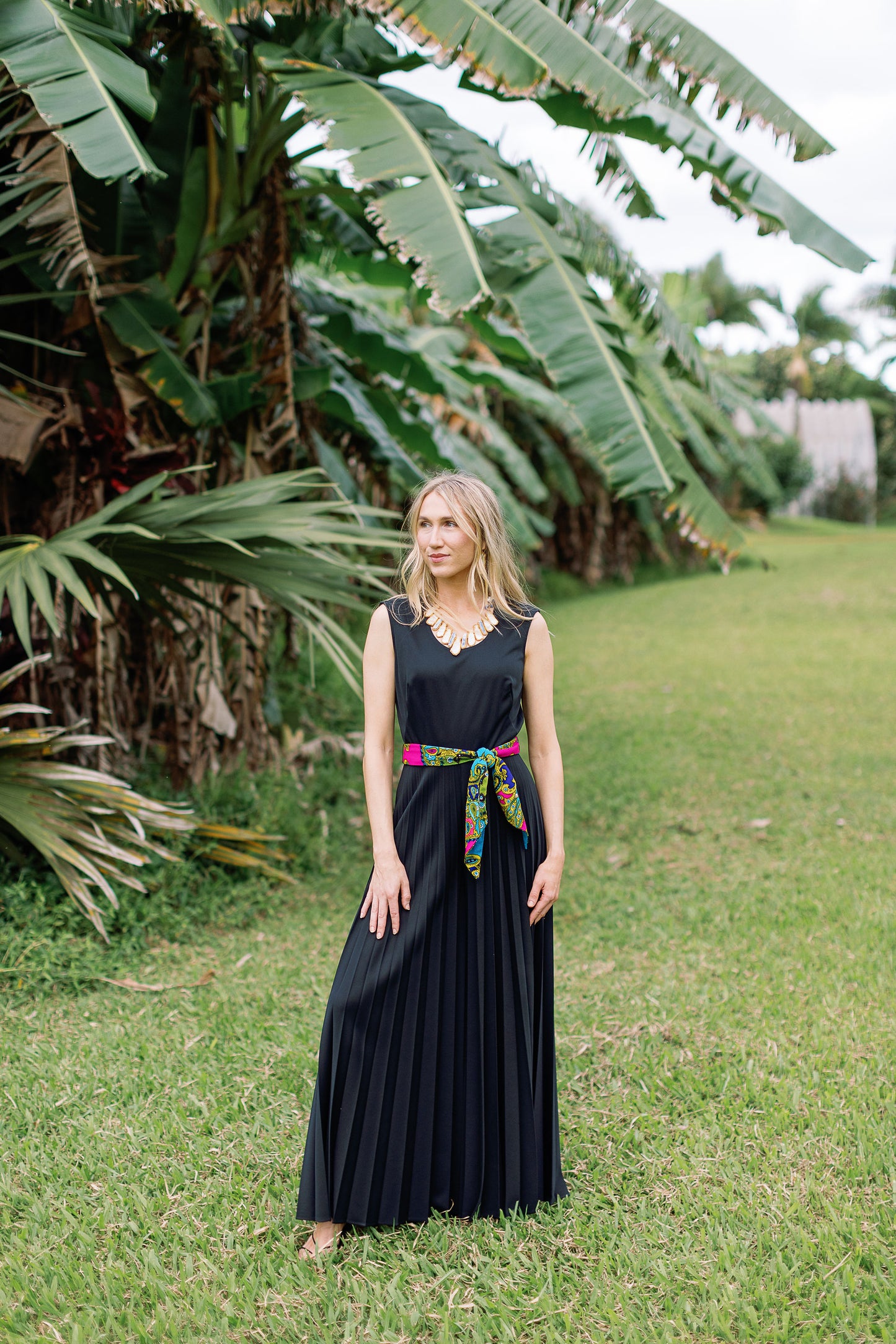 1970s Alfred Shaheen Black Pleated Jumpsuit – Deadstock Vintage Elegance